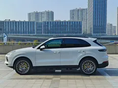 2023 Porsche Cayenne 3.0T Platinum Edition, белый — фото 4