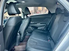2023 Hyundai Elantra 1.5L CVT LUX Premium, белый — фото 11