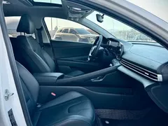 2023 Hyundai Elantra 1.5L CVT LUX Premium, белый — фото 13