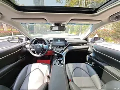 2021 Toyota Camry 2.5G Luxury, белый — фото 12