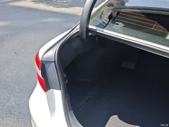 2021 Toyota Camry 2.5G Luxury, белый — фото 29