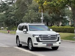 2023 Toyota Land Cruiser (imported) 3.5T Middle East — фото 3