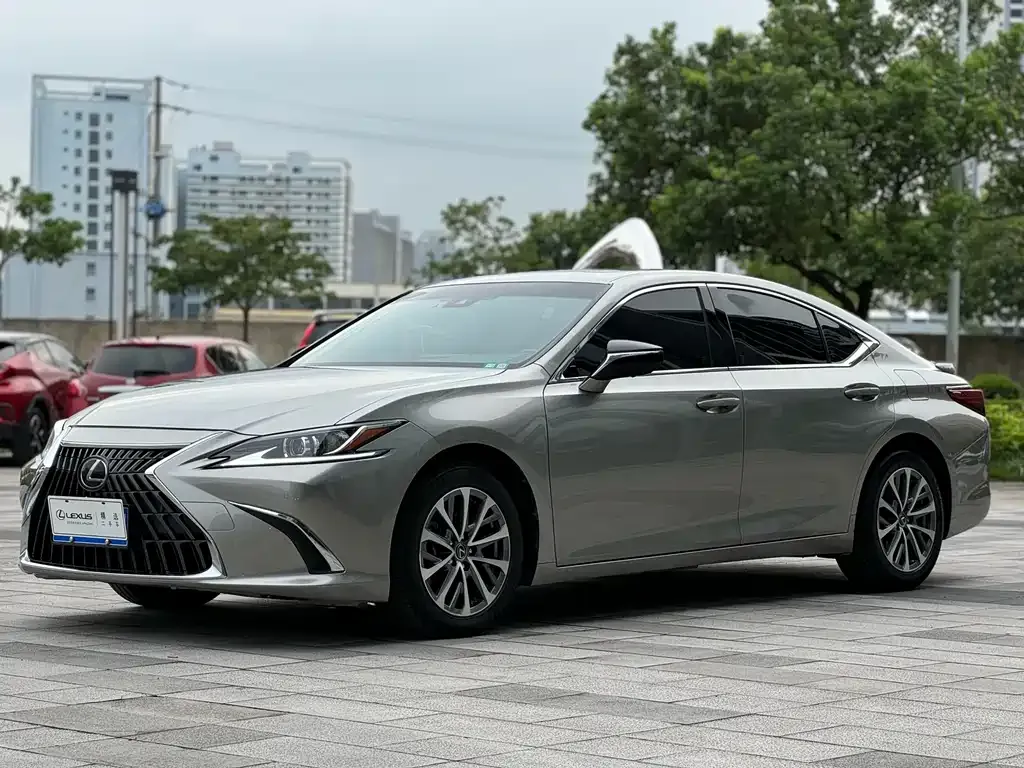 2021 Lexus ES 260