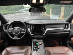 2022 Volvo XC60 B5 4WD Zhiyi Luxury, чёрный — фото 7