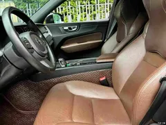 2022 Volvo XC60 B5 4WD Zhiyi Luxury, чёрный — фото 9