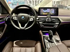 2021 BMW 5 Series 530Li, белый — фото 5
