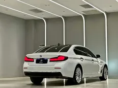 2021 BMW 5 Series 530Li, белый — фото 8