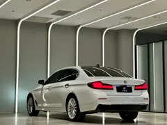 2021 BMW 5 Series 530Li, белый — фото 10