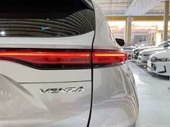 2022 Toyota Venza 2.0L CVT 2WD Premium — фото 8