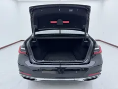 2021 BMW 7 Series 730Li, чёрный — фото 17