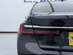 2021 BMW 7 Series 730Li, чёрный — фото 18