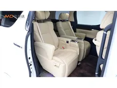 2021 Toyota Alphard Hybrid 2.5L Luxury, белый — фото 8
