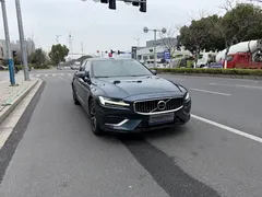 2021 Volvo S60 T4 Luxury, синий — фото 1