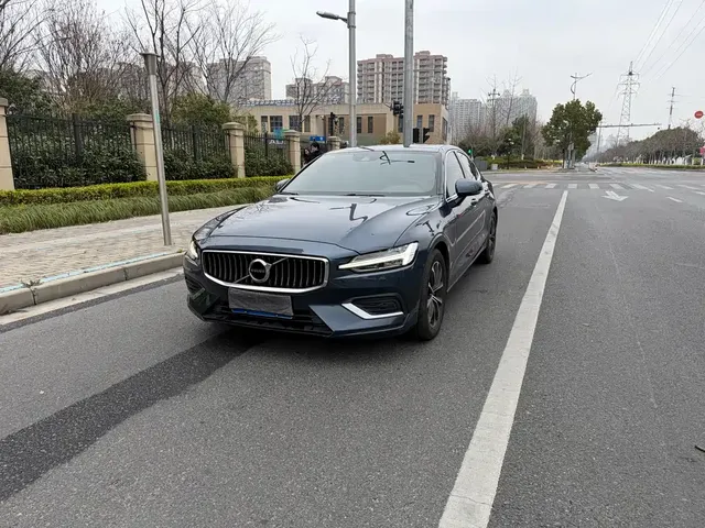 2021 Volvo S60 T4 Luxury