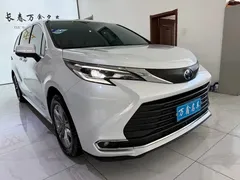 2023 Toyota Sienna 2.5L Hybrid Comfort, белый — фото 3