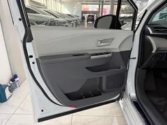 2023 Toyota Sienna 2.5L Hybrid Comfort, белый — фото 5