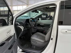 2023 Toyota Sienna 2.5L Hybrid Comfort, белый — фото 7