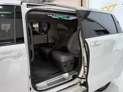 2023 Toyota Sienna 2.5L Hybrid Comfort, белый — фото 8