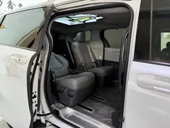 2023 Toyota Sienna 2.5L Hybrid Comfort, белый — фото 11