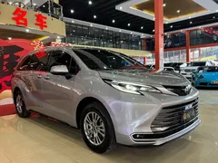 2021 Toyota Sienna 2.5L Hybrid Premium — фото 3
