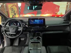 2021 Toyota Sienna 2.5L Hybrid Premium — фото 8