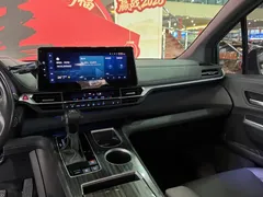 2021 Toyota Sienna 2.5L Hybrid Premium — фото 9