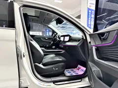 2023 Hongqi HS5 2.0T 4WD Pro — фото 13