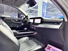 2023 Hongqi HS5 2.0T 4WD Pro — фото 14