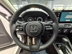 2023 Honda Vezel 1.5L CVT Tech, белый — фото 11