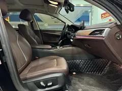 2023 BMW 5 Series 530Li Leading Luxury Package, чёрный — фото 11