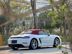 2020 Porsche 718 Boxster 2.0T, белый — фото 19