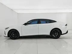 2023 Changan UNI-V 1.5T Premium Type, белый — фото 9