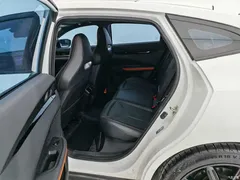 2023 Changan UNI-V 1.5T Premium Type, белый — фото 11