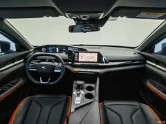 2023 Changan UNI-V 1.5T Premium Type, белый — фото 13