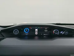 2023 Changan UNI-V 1.5T Premium Type, белый — фото 15