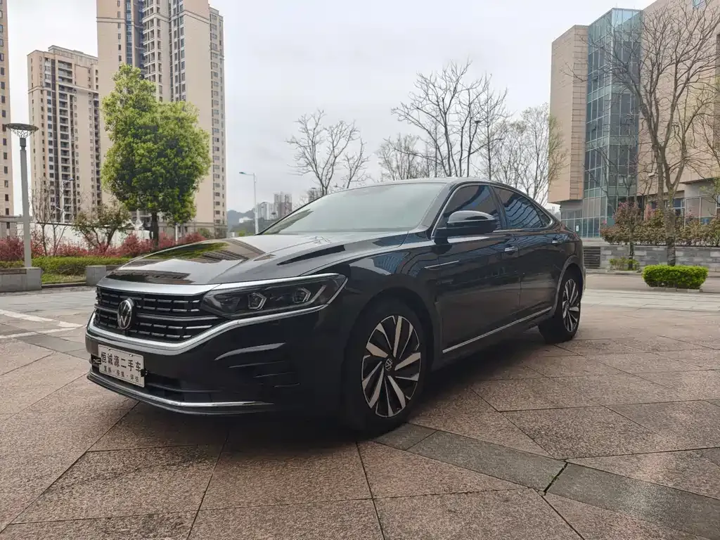 2023 Volkswagen Passat 330TSI Luxury