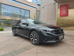 2023 Volkswagen Passat 330TSI Luxury, чёрный — фото 2