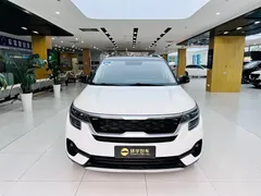 2021 Kia Seltos 1.5L CVT, белый — фото 2