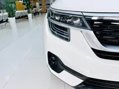 2021 Kia Seltos 1.5L CVT, белый — фото 9