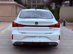 2022 Changan Eado PLUS 1.4T GDI DCT Flagship, белый — фото 10