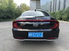 2021 Hyundai Famous Picture 1.8L CVT GLX Elite — фото 20