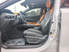 2023 Changan UNI-V 1.5T Premium — фото 5