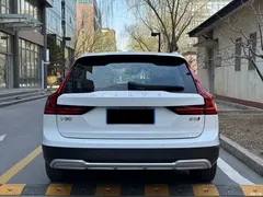 2021 Volvo V90 Cross Country B5 AWD Zhiyuan, белый — фото 6