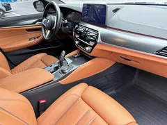 2022 BMW 5 Series 5 530i Fashion M, чёрный — фото 10