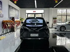 2023 Toyota Sienna 2.5L Hybrid Luxury, чёрный — фото 2