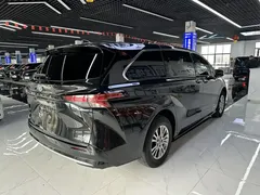 2023 Toyota Sienna 2.5L Hybrid Luxury, чёрный — фото 9
