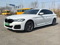 2021 BMW 5 Series 5 535Le, белый — фото 1