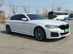 2021 BMW 5 Series 5 535Le, белый — фото 2