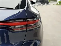 2021 Porsche Macan 2.0T, синий — фото 9