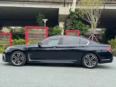 2021 BMW 7 Series 730Li M, чёрный — фото 7